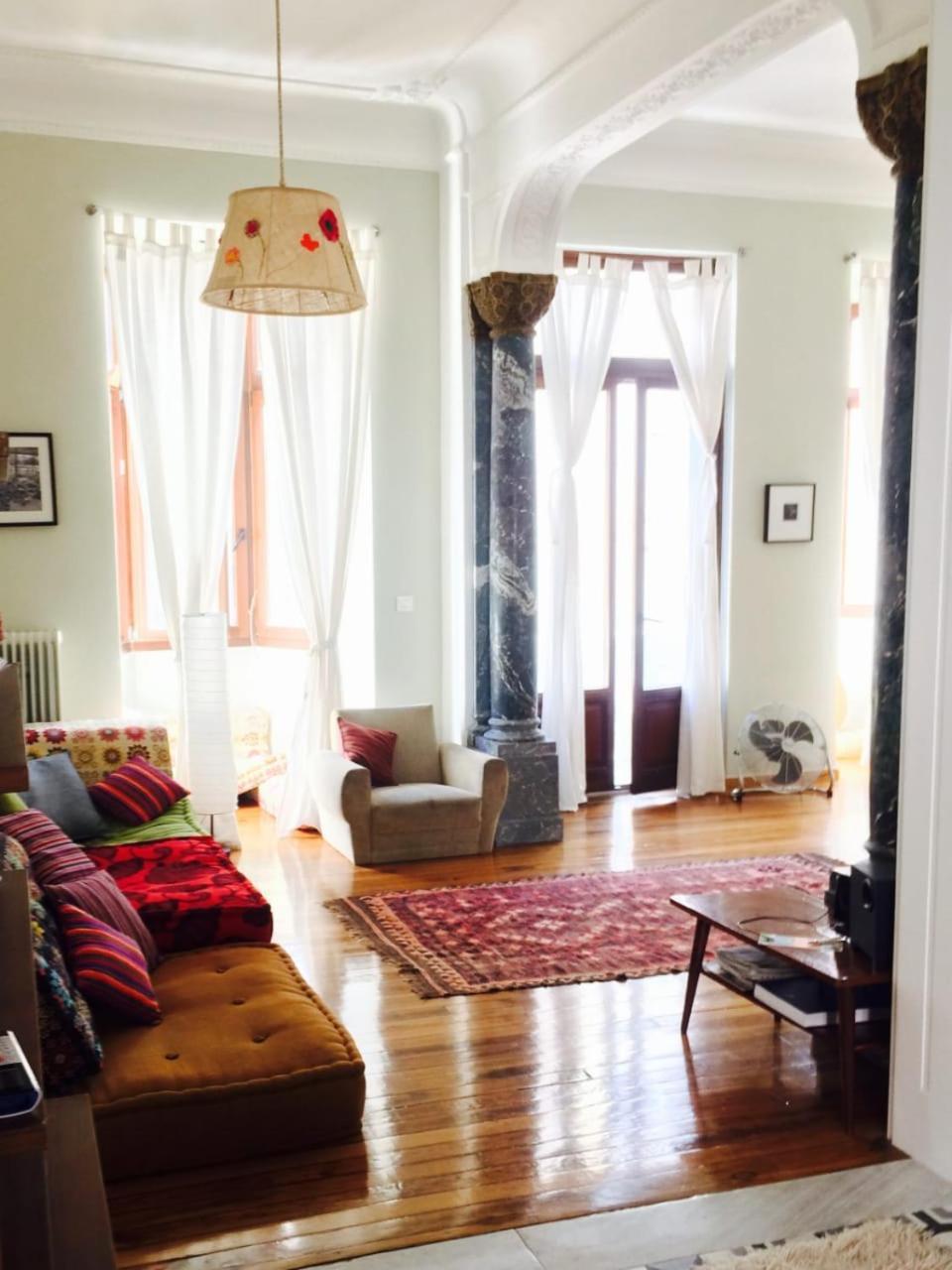 Heritage House In Athens' Heart *
